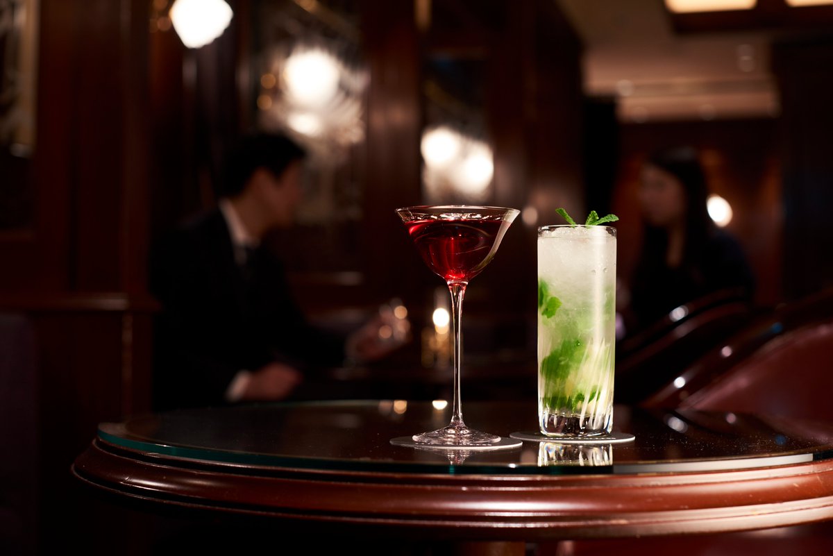 秋の夜長にバー「オリエントエクスプレス」で時を刻んでみませんか