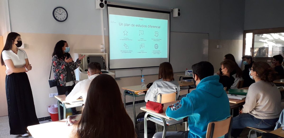 colegiosilbcn's tweet photo. Elena de Olives, #alumniSIL de @ESADE, ha explicado a 2 #BatSIL su experiencia y los diferentes grados que se imparten en esta universidad.
#SecundariaSIL
#OrientaciónSIL https://t.co/MzQTYFWI6P