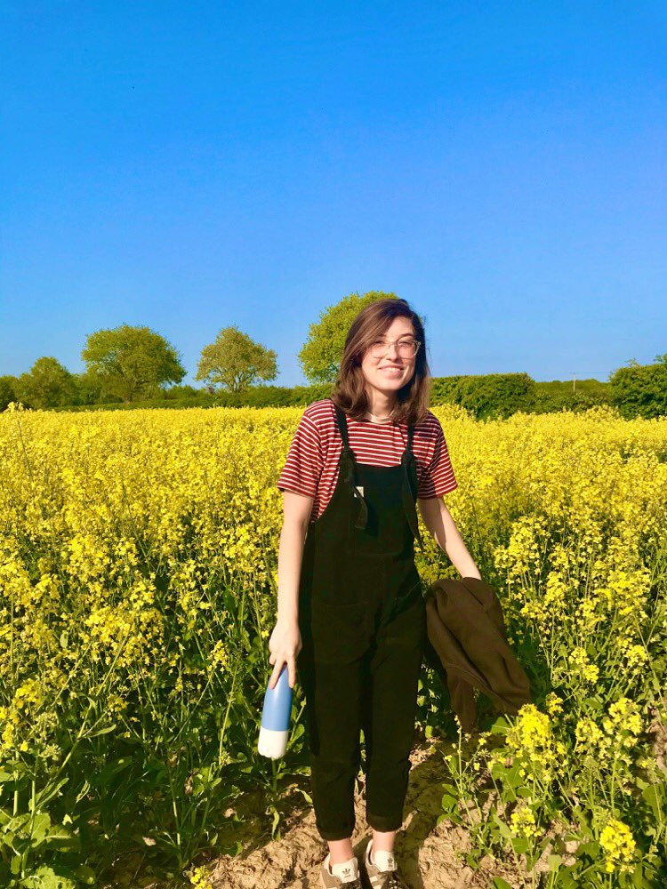 ✨ introducing our committee members ✨
name: Emma
course and year: 5th year medic 👩‍⚕️ 
role: health and safety officer. I make sure all our events are as safe as possible (more important when we are able to hold in-person events again!).
feminist icon: Angela Davis
💗