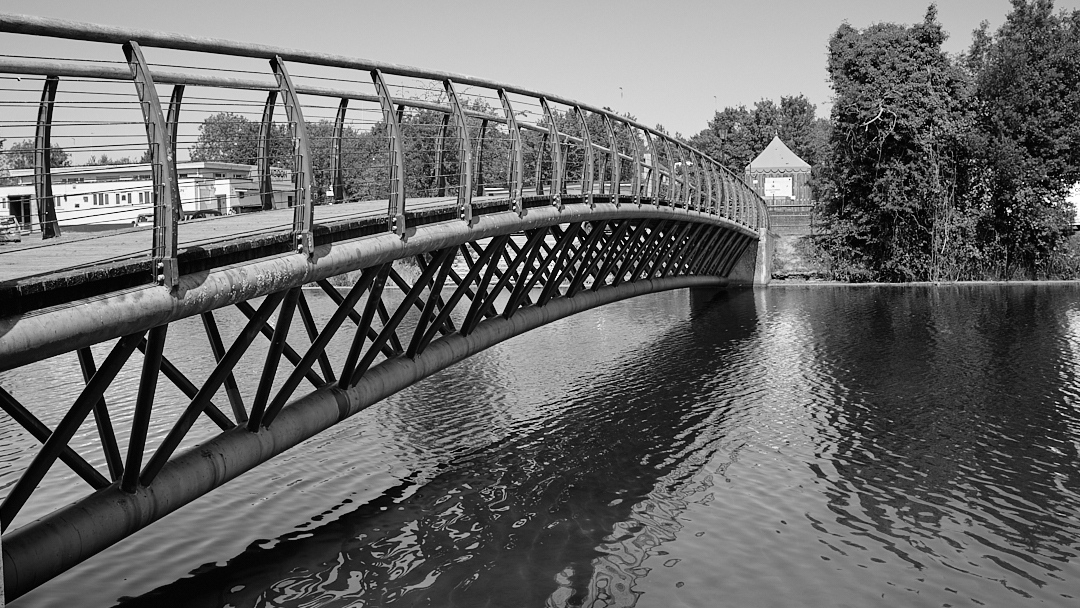 retinaphoto's tweet photo. #portsmouth #water #uk #no people #hilsea #hampshire #blackandwhite #bridge #horizontal https://t.co/BRfm72xO0b