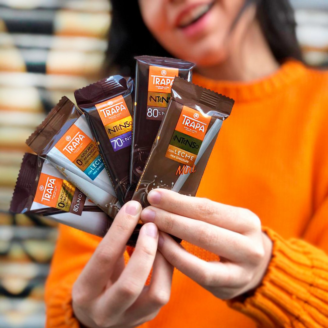 chocolatestrapa's tweet photo. ¡Te presentamos las Minis! Nuestras nuevas tabletas de chocolate Trapa Intenso Mini y 0% azúcares añadidos Mini en presentación bolsillo, para acompañarte a donde quieras que vayas 🧡
#ChocolatestTrapa #Chocolates #TrapaMini #chocolate #chocolatelovers https://t.co/ulNe6K4Suu