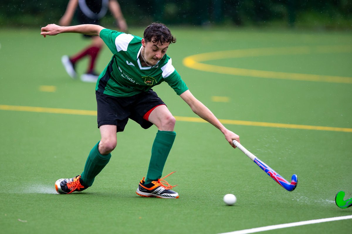 On Saturday 3rd Oct we honoured the birthday of Simon Ellison lost in April to #Cancer by wearing his shirt no. #42. Raised £2700 for <a href="/sobellhouse/">Sobell House Hospice</a> and his widow scored a dubious Penalty S <a href="/EnglandHockey/">England Hockey</a> <a href="/bbcoxfordsport/">BBC Oxford Sport</a> <a href="/HealthyBicester/">Healthy Bicester</a> #hockeyfamily <a href="/bicester_news/">Bicester.news</a> <a href="/Worldcourier/">World Courier</a>