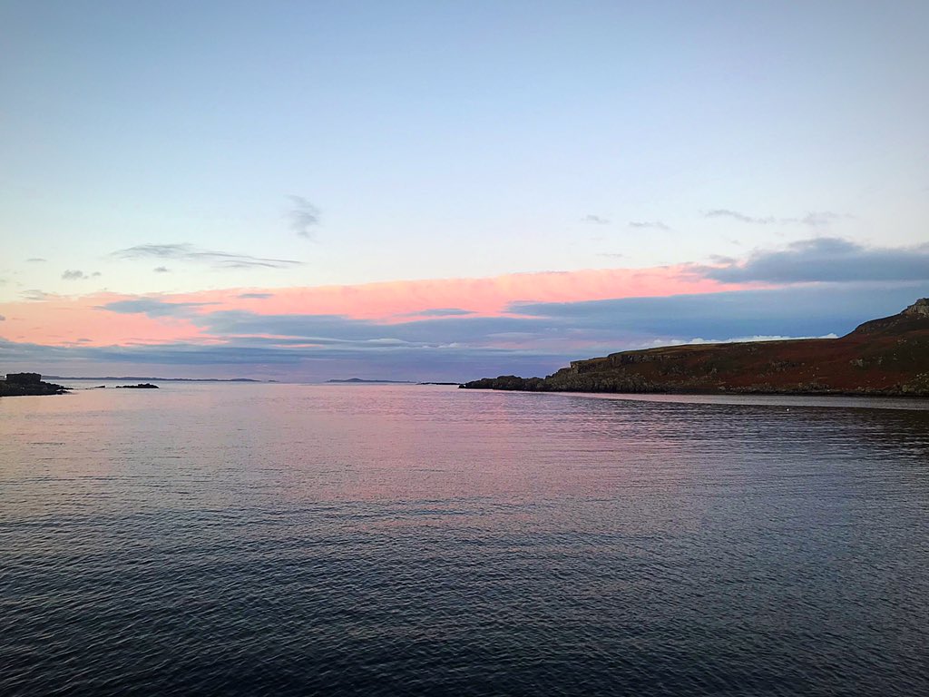 TartanFettered's tweet photo. Good morning from Loch na Keal aboard the MV Glen Etive of @TheMajesticLine 🏴👇🏻#Scotland #mondaythoughts Breakfast Prep @scotfooddrink #eatScotland #MondayMotivaton @VisitScotland @shipmonk @ScotchKitchenSc Nutrition 🏴 Eat Well, Eat Local #SerotoninFoods 🏴🔪 https://t.co/6V9wvLU1jN
