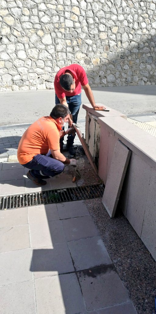 628Site's tweet photo. Blok giris kırılan andezit  kaplamalar teknik personelimiz tarafından tamir edilmiştir. https://t.co/YWGndJ9wbF