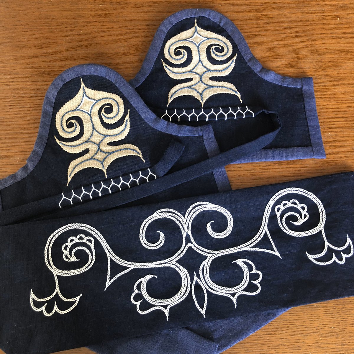ゴールデンカムイ　アシリパ風衣装　3点セット アイヌ刺繍　テクンペ　マタンプシ ゴールデンカムイ アシリパ風衣装 3点 アイヌ 刺繍 民族
