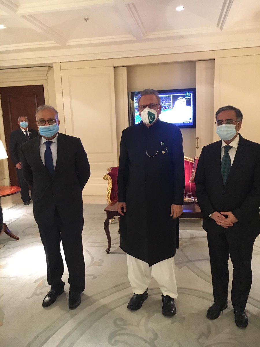 SajjadDiplomat's tweet photo. Received President of Pakistan Dr. Arif Alvi and Foreign Secretary in Kuwait today. 
President visited Kuwait to convey condolences on the demise of late Kuwaiti Amir Sheikh Sabah. He also met new Amir of Kuwait HH Sheikh Nawaf Al-Ahmad Al-Jaber Al-Sabah. https://t.co/OIh8eapZwG