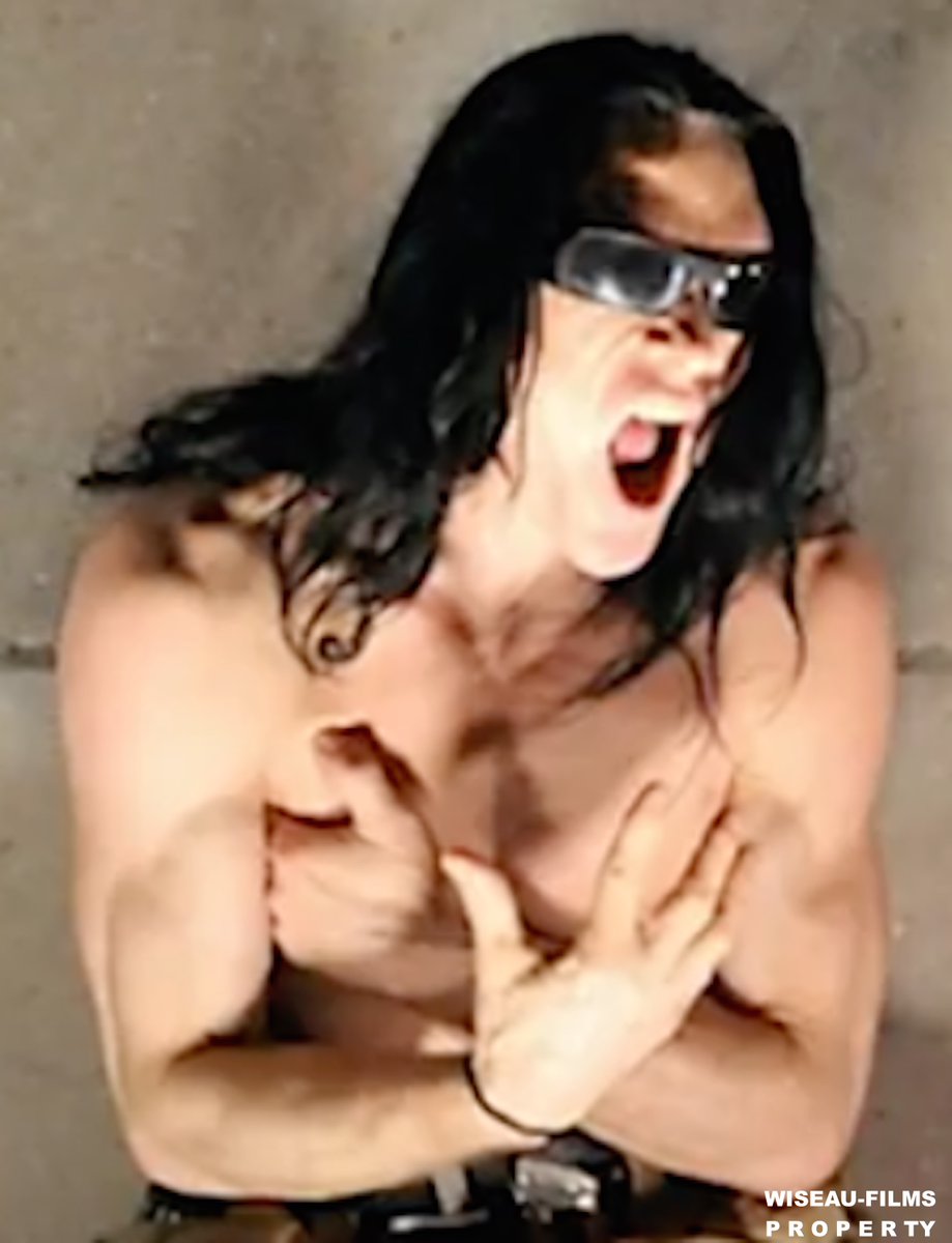 Tommy Wiseau tweet media
