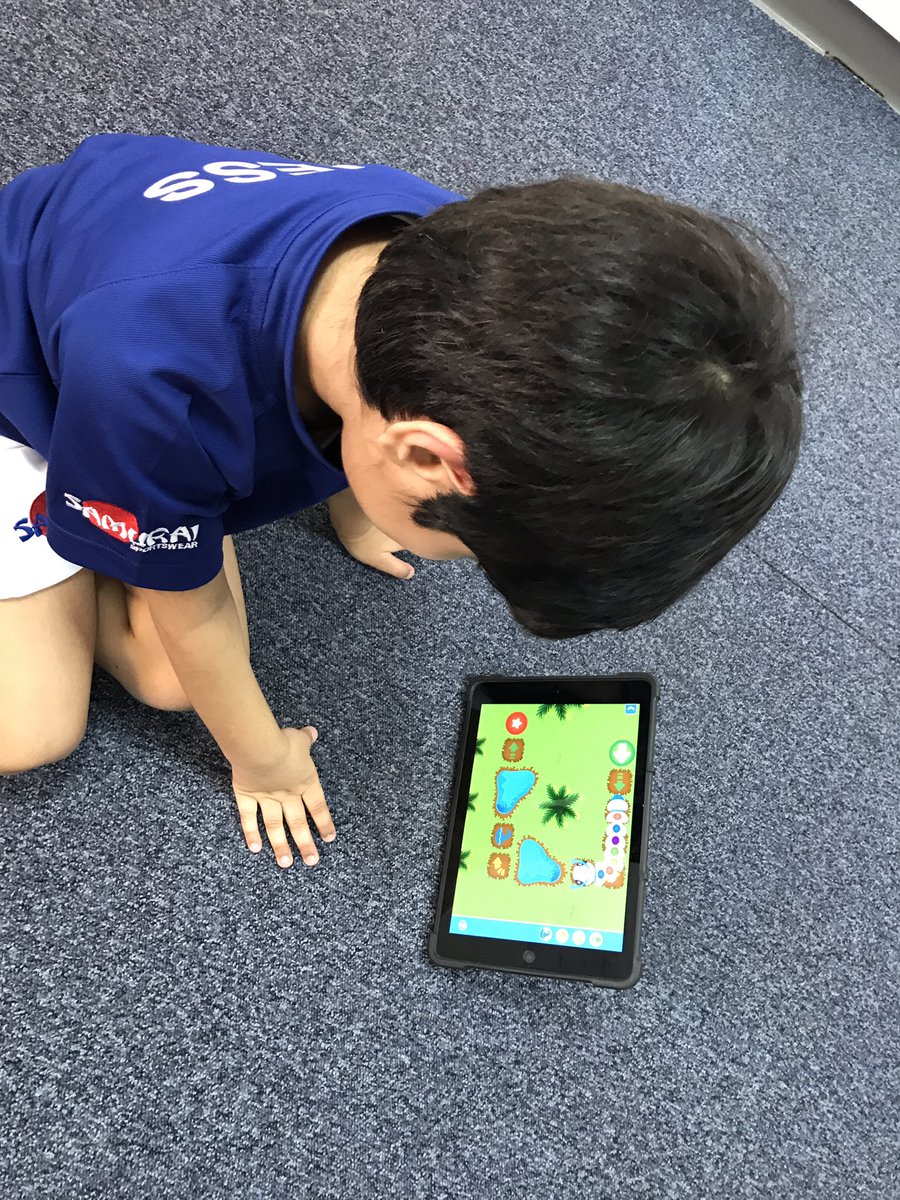 JESSICTDept's tweet image. @JESSPrimaryYR1 busy coding sequences using #codeapillar. #codingisfun #codingtwitter