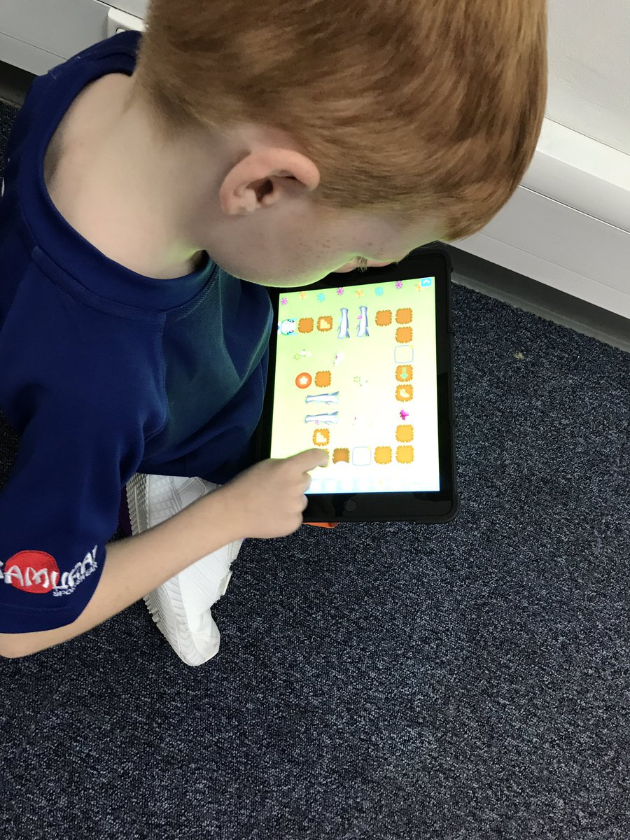 JESSICTDept's tweet image. @JESSPrimaryYR1 busy coding sequences using #codeapillar. #codingisfun #codingtwitter