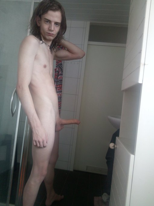 2 pic. #nsfw #pansexual #femboy #gay #sick #roadto100

Sorry about my face being ugly atm am sick af