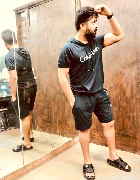 kayaldevaraj's tweet photo. #STRUpdate #Simbu #STR39
சுசீந்திரன் இயக்கத்தில் சிம்பு, @offBharathiraja நடிக்கும் புது படத்தின் ஷூட்டிங், திண்டுக்கல் வாடிப்பட்டி அருகிலுள்ள தோட்டத்தில் இன்று காலை தொடங்கியது. கேராளாவில் இருக்கும் சிம்பு, நாளை மறுநாள் படப்பிடிப்பில் பங்கேற்கிறார். #Suseenthiran #SilambarasanTR https://t.co/pRs7FsAQJk