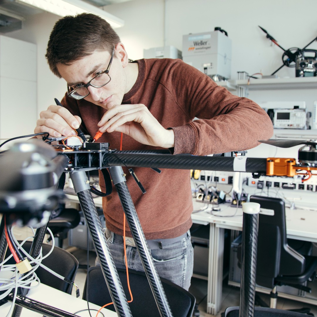 💠„Ideas are worthless. Everyone has ideas. But very few actually take action.”💠
Bill Gates | Unternehmer 

Foto: Harald Krieg/Uni Magdeburg

#tugz #ovgu #unimagdeburg #gründerstadt #startsomewhere #entrepreneur #mondaymotivation #gründerstadt #startuplife #quote