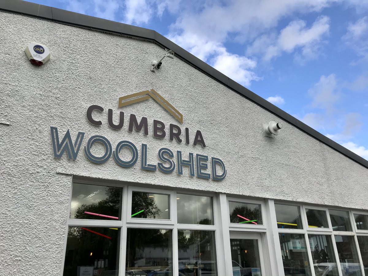 The @CumbriaWoolshed in Kendal at the start of #WoolWeek. Great place to see how #localbusiness is making use of this wonderful fibre.

@Campaignforwool @BritishWool @WoolsOfCumbria @bankfieldkendal @cableandblake @herdwicktweed 
@Croftfoot #LaurasLoom #wool #sheep #herdwick
