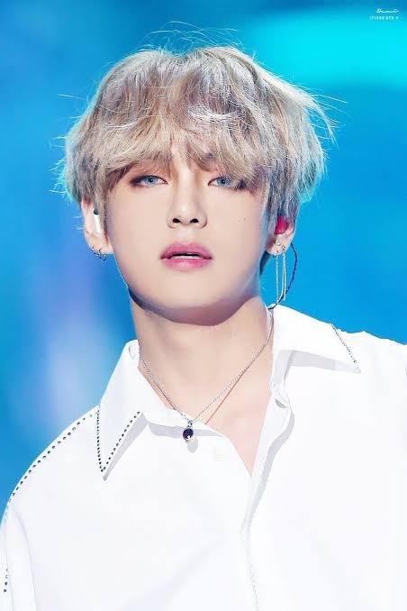Taehyung& #39;s ethereal beauty ; an important thread