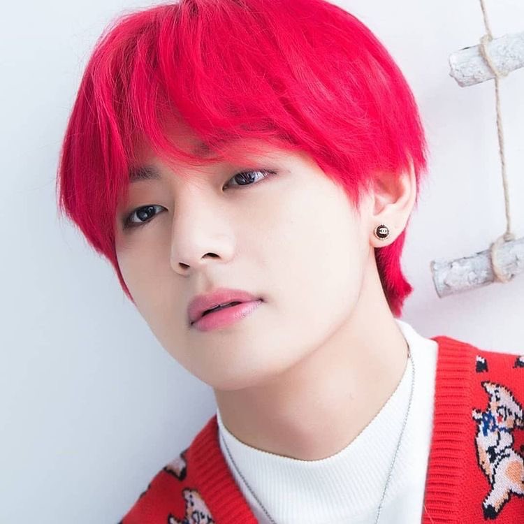 Taehyung& #39;s ethereal beauty ; an important thread