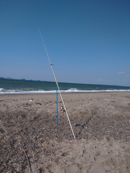 久しぶりに海釣りに行って来ました🎣
結構釣れて満足🍴😆
自分では捌けないから祖母に頼んで調理して貰います 