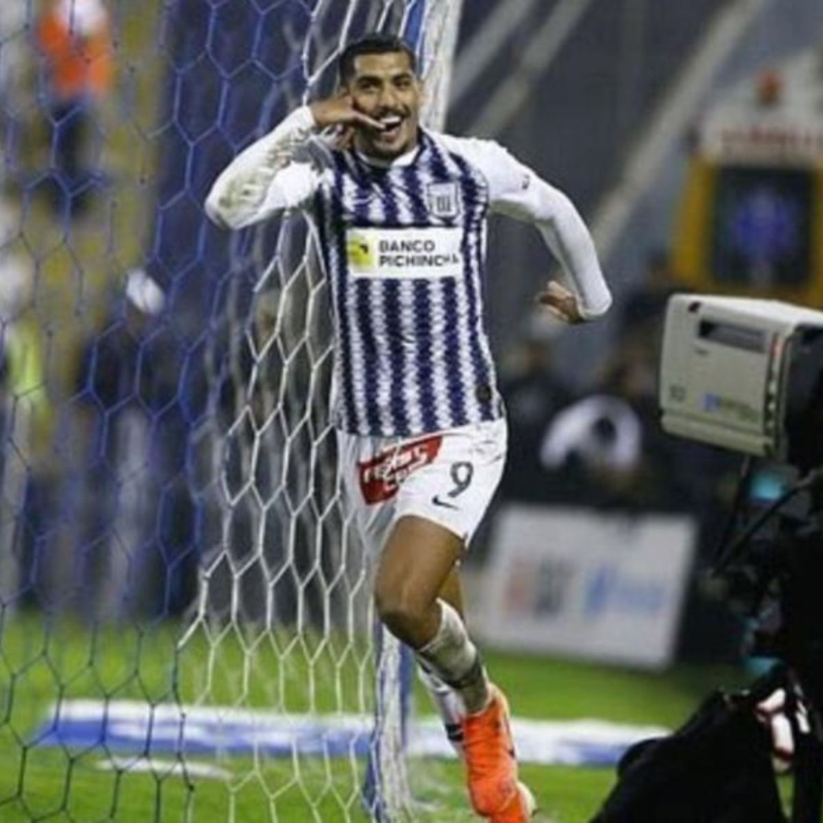 SoloRacingBlog's tweet image. #DatosRRC
Últimos delanteros del Racing que alcanzaron los 15 goles

23 ➡️ Aquino (16-17)2aB
18 ➡️ Kone (13-14)2aB
15 ➡️ Javi Guerrero (02-03)1a

Pocos delanteros con altas marcas goleadoras en los últimos años 
¿¿Conseguirá este año alguno de los delanteros alcanzar esa cifra??