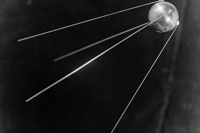 Самый первый спутник земли. Первый искусственный Спутник земли 1957. Спутник-1 искусственный Спутник. Первый искусственный Спутник земли 1957 Королев. Спутник 1954.
