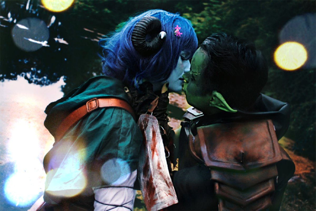 BakanekiPrice's tweet image. Will i go down with fjorester ?Yes👀🌊
Precious jester:sci_cosplay (insta)
Fjord:me
Characters belong to @LauraBaileyVO and @WillingBlam 
"Show":@CriticalRole 
#critter #criticalrole #fjorester #criticalrolefjord #jesterlavorre #criticalrole #CriticalRoleCosplay