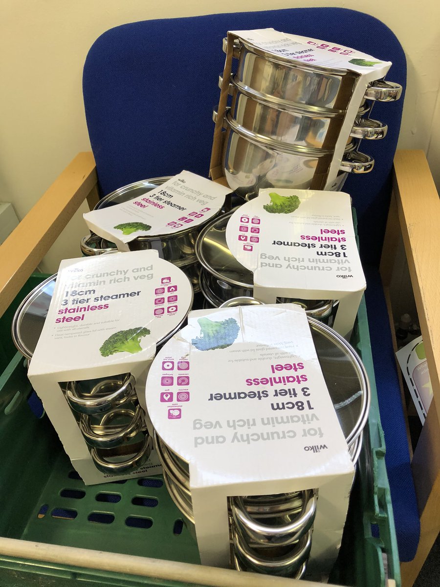kimberl77911380's tweet photo. Again a great big thank you to @EdlingtonCommu1 for help us to support our families. Our families really appreciate the help ❤️❤️🌈🌈 https://t.co/DPWHUlmEWF