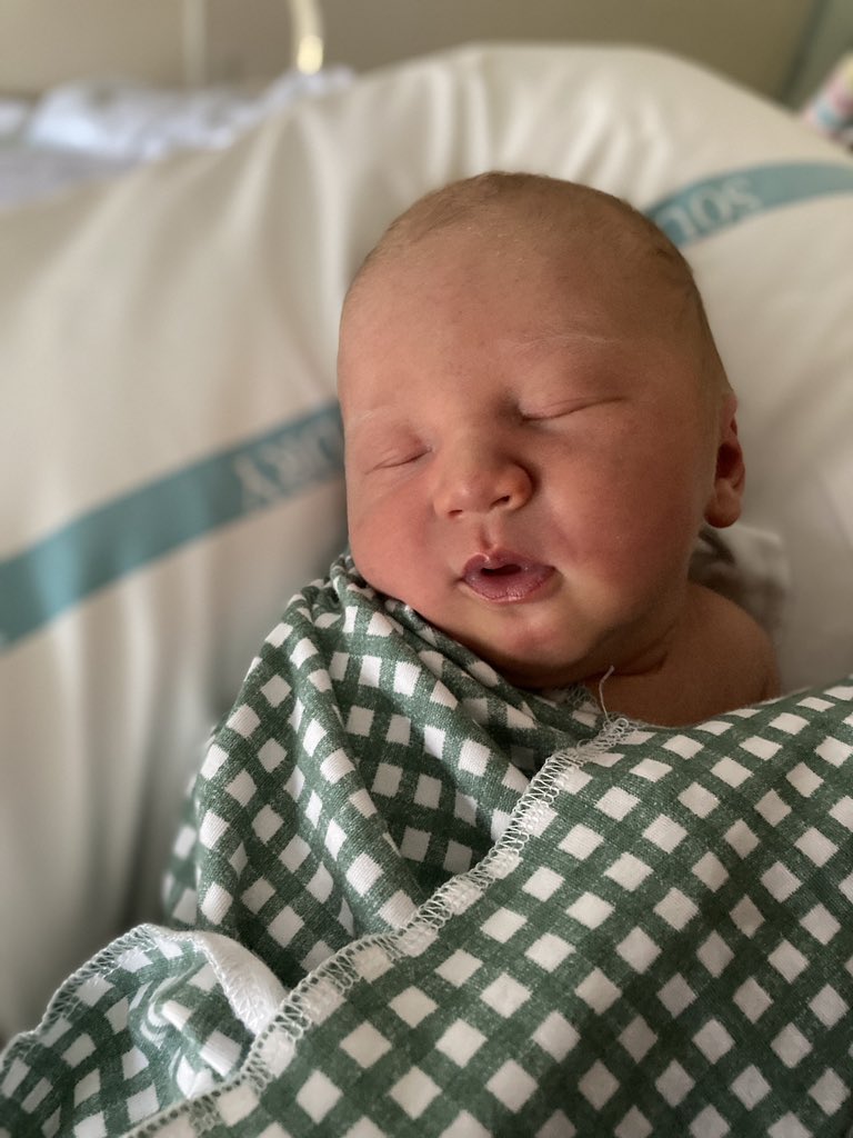 Hugh Robert Clark 💚 29th September, 7p 10oz, 52cm. The most amazing addition to our little family