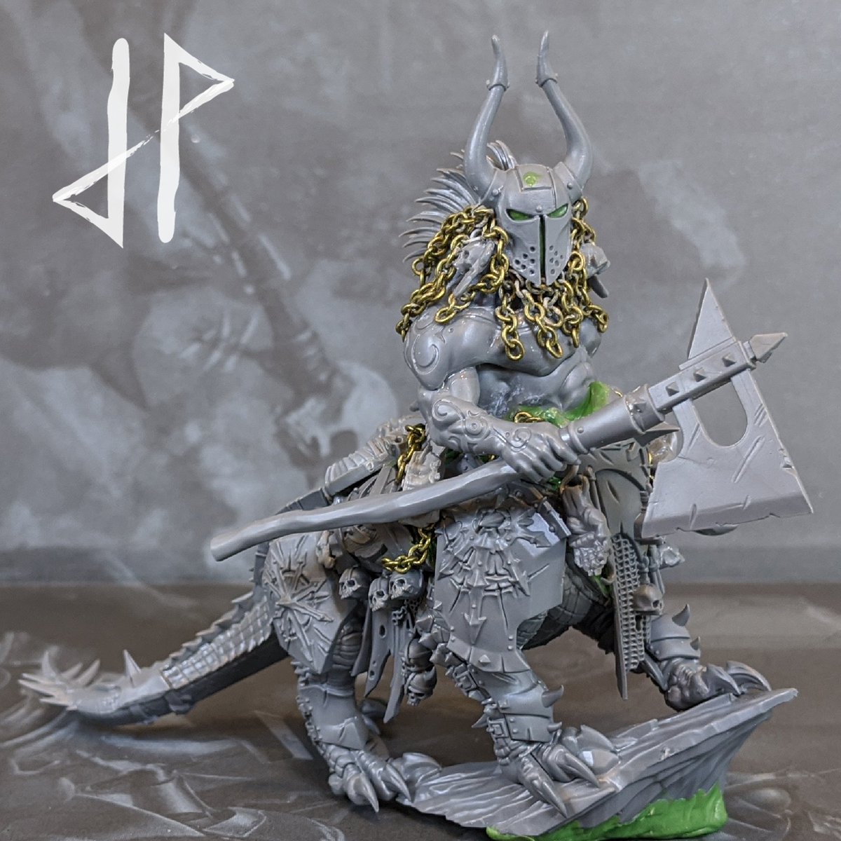 JPMiniatures's tweet photo. Feels good to be making beasts again. This intimidating chap is a commission for the incredibly talented @Eat_Bray_Love If you enjoy #beastsofchaos you need to go see his work if you haven't already.  

#dragonogorshaggoth #dragonogor 
#shaggoth #beastmen #thunderscorn https://t.co/UfnnsQnL3Q