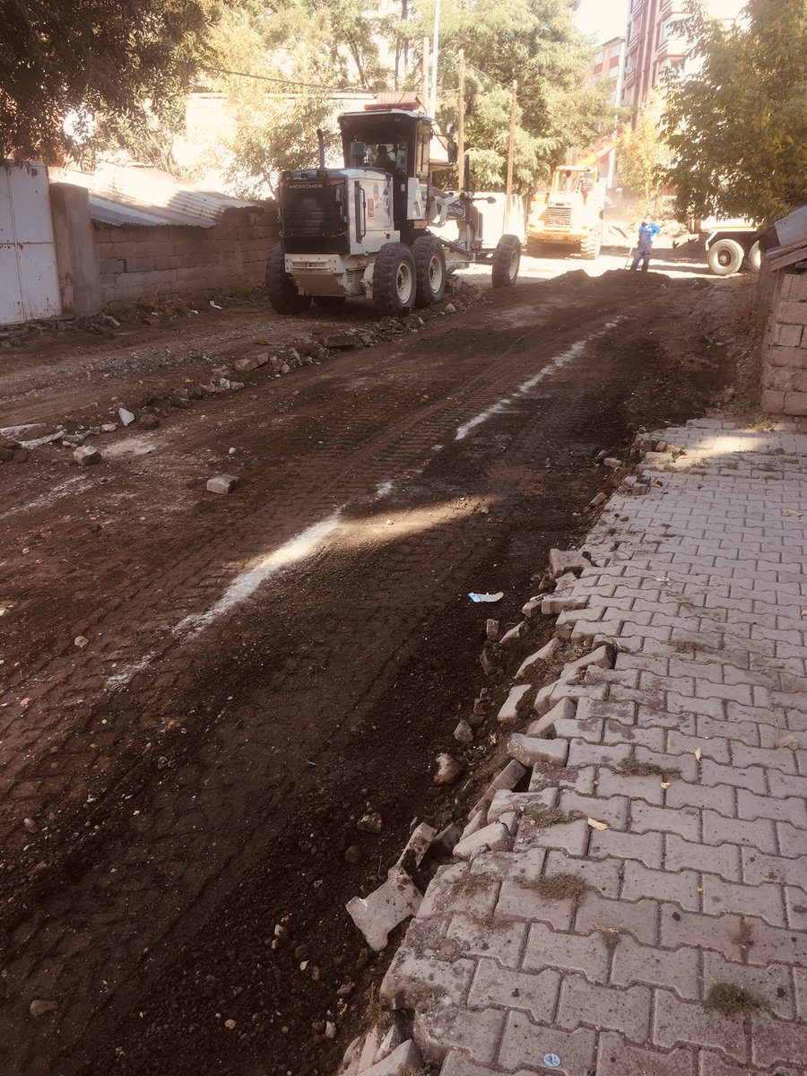 udatadem's tweet photo. Birkaç gün önce ilettiğim mesaja çalışmalarıyla cevap veren başkanımız @SavciSayan a sonsuz teşekkür ederim. Sıtkiye mahallesi 708. Sokak @agribelediyesi_  @RTErdogan @suleymansoylu https://t.co/OfSsRz1OlP