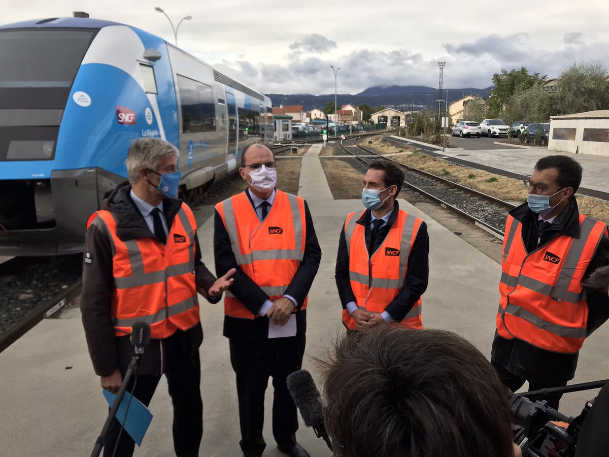 PierrePeyret's tweet image. « Clermont-Paris en 3h15, c’est un objectif. Il faudra un peu de patience », annonce et prévient Jean Castex en revenant sur la signature du pacte ferroviaire avec la Région.
