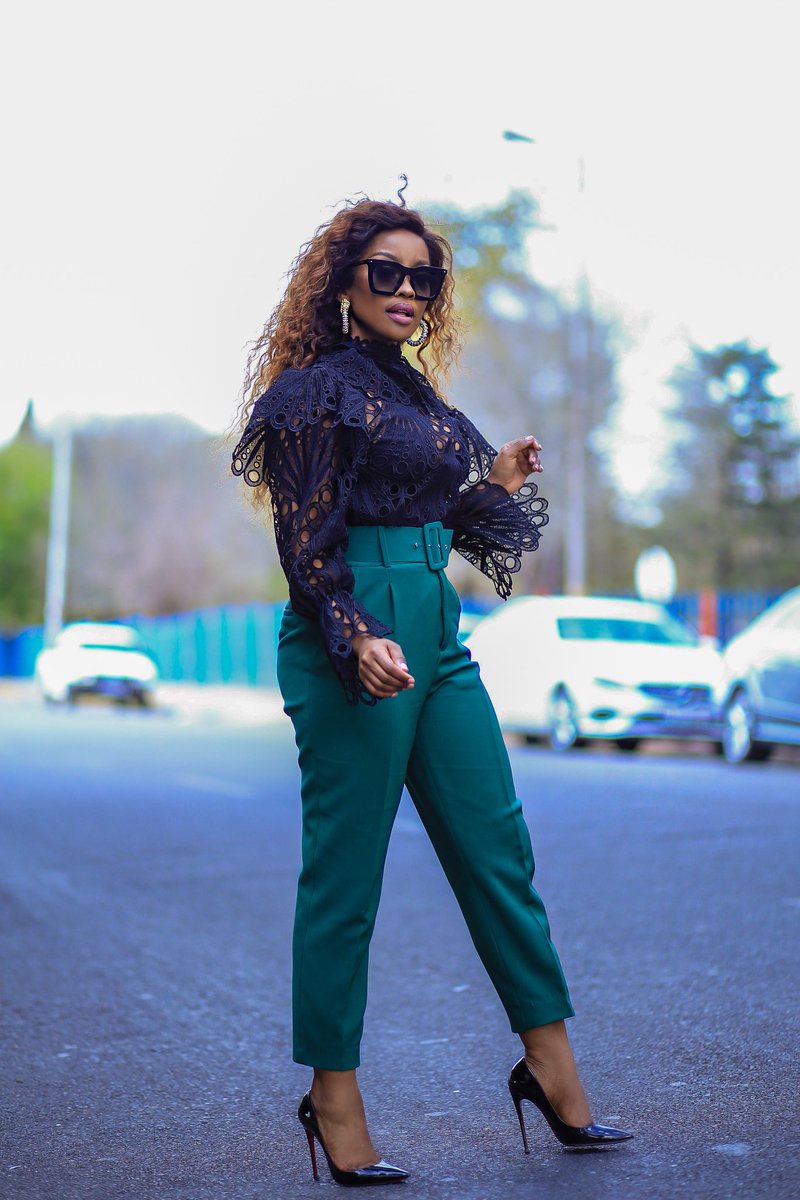 Lorns_Maseko's tweet photo. So whether it was the chicken or the egg, something crossed the street 😝 and both make kick ass dishes😌👌🏽.... Happy Monday - Here’s to making things happen and keeping it moving  #SACulinaryPrincess 💋 📸 @photogeniustats https://t.co/kXThjJZyfx