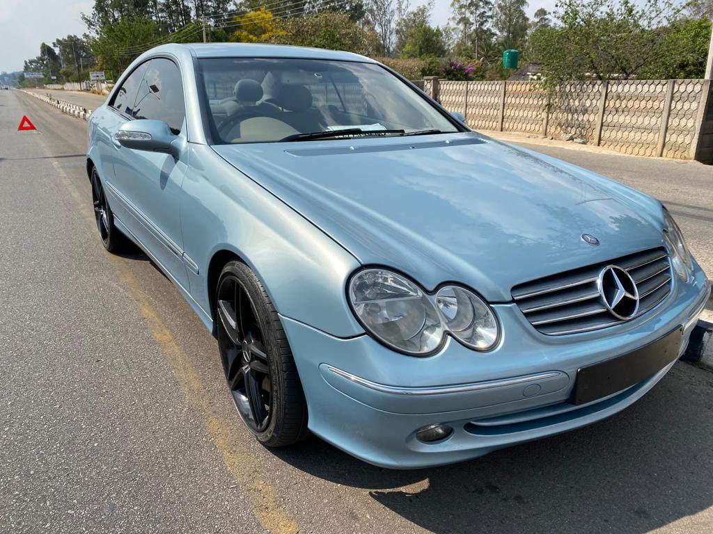 rentAcarZWE's tweet photo. For your December 2020 hiring we have this beautiful 😍
Mercedes-Benz CLK270 CDI Diesel Automatic, A/C and soo many Mercedes extras including the 7-Speakers, Long Arm automatic seat Belts with a good Brake-horse Power....
Whatsapp +263 78 689 6243 https://t.co/iCXqCmpkzS