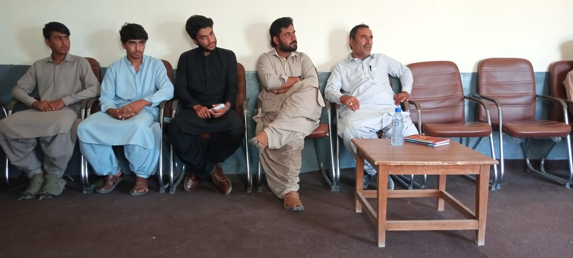 EssailibraryEPL's tweet photo. EPL held its Fifth Sunday study cirlce.
 Study cirlce was divided into five segments: Speeches, poetry, Book review,lecture of the chief guest

The guests of the Sunday study circle was Mphil Scholar and author of various Balochi Books Mulla Murad Baloch. https://t.co/nAXla4k92G