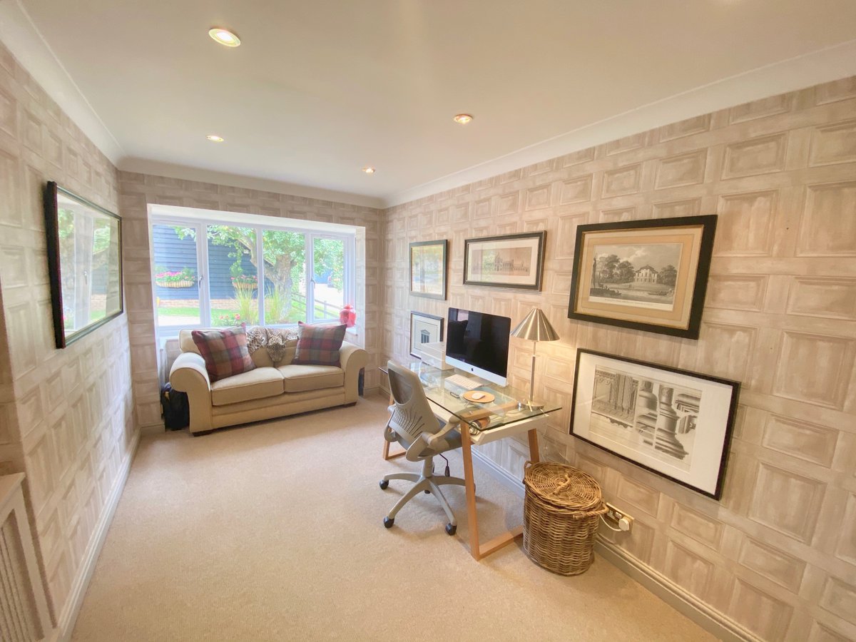 OakviewEstates's tweet photo. 4 bedroom detached property situated in Upper Basildon
Contact: 0118 208 1616 / enquiries@oakviewestates.co.uk 
https://t.co/aYwy6VBPpm https://t.co/qZR6bOSkeX