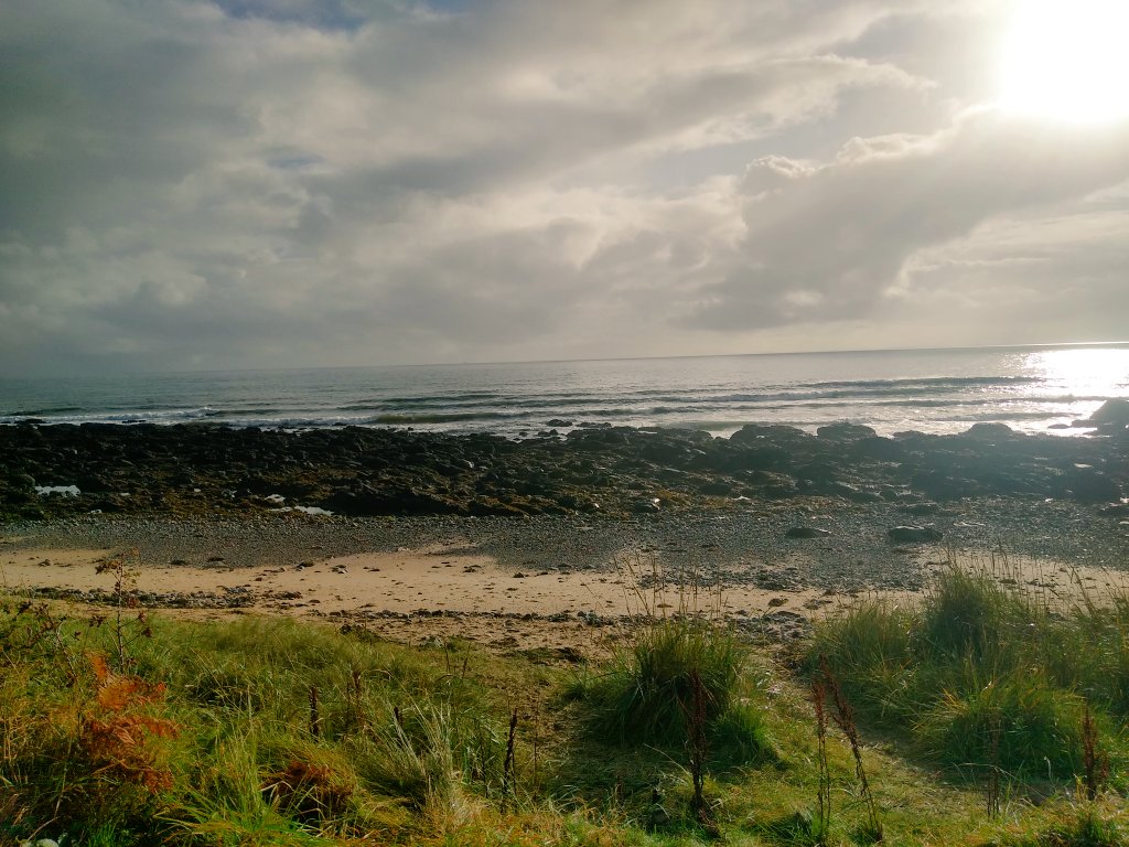vaderbogger's tweet photo. Wee walk with Karen and the dogs along the beach at #Shandwick #EasterRoss plenty going on in the firth.
Nice to take an hour off, haven't done it in so long. Light was amazing
#Procrastination avoiding VAT! https://t.co/SVu2k1VRq5