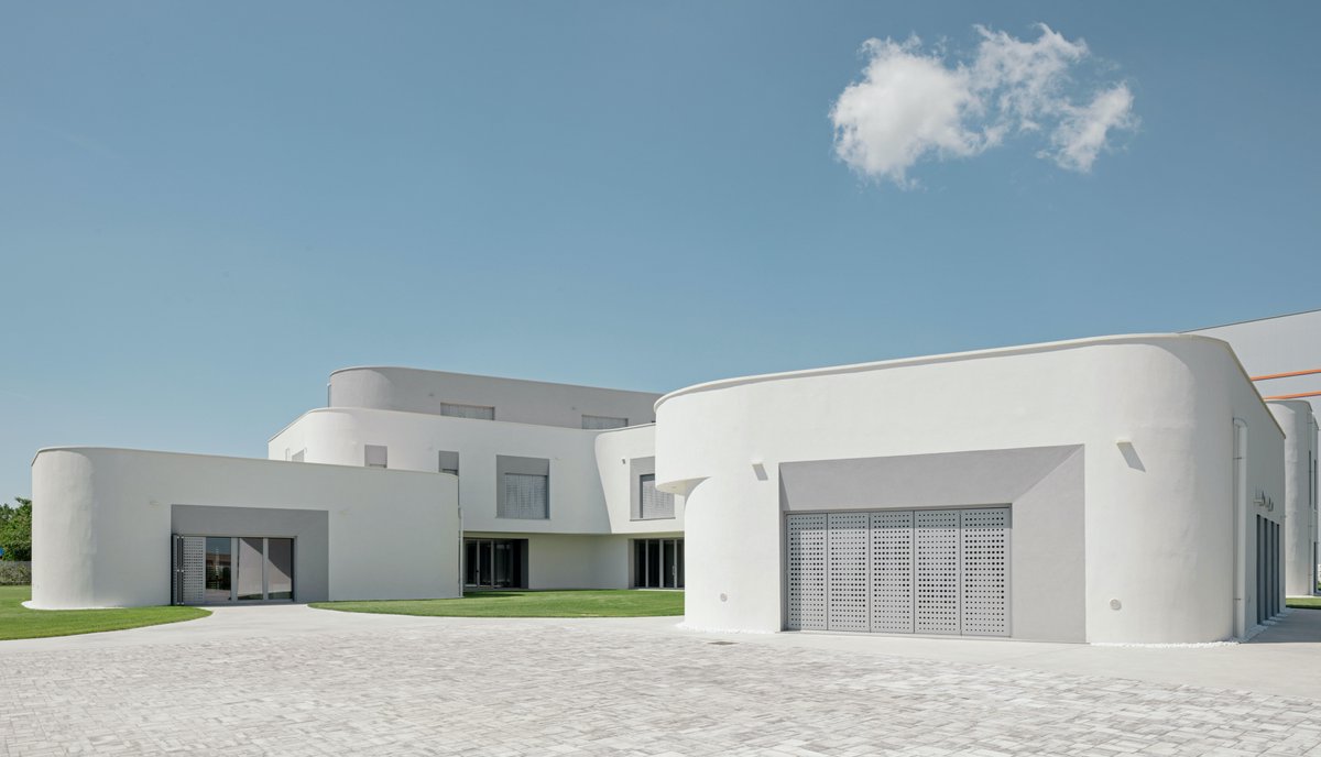 rizoma_arch's tweet photo. Oggi è la Giornata Mondiale dell'Architettura e per festeggiare vogliamo condividere con voi alcune fotografie dei nostri progetti. 📷😍

Scopri di più ▶️https://t.co/gDH2V1GQkE 

#WAD2020 #MovingforWAD #5ottobre #5ottobre2020  #ArchitectureDay #diamundialarquitectura #design https://t.co/zTitVwabiY
