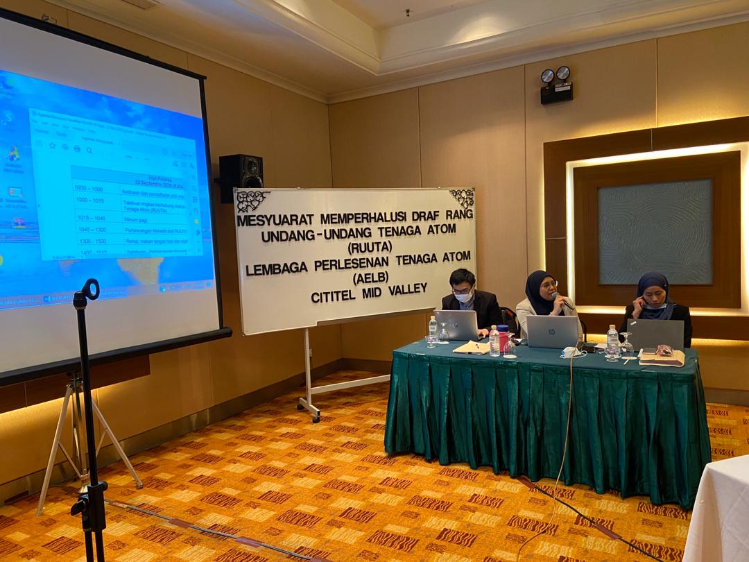AtomMalaysia's tweet photo. Just last week we had a meeting together with AGC @officialmosti @KKMPutrajaya to discuss in detail &amp; finalizing the atomic energy bill (RUUTA). This new bill will be comprehensive to cover all relevant atomic energy activities and ensure safety of the public. #RUUTA #AELBForAll https://t.co/OUEOh8Txdn