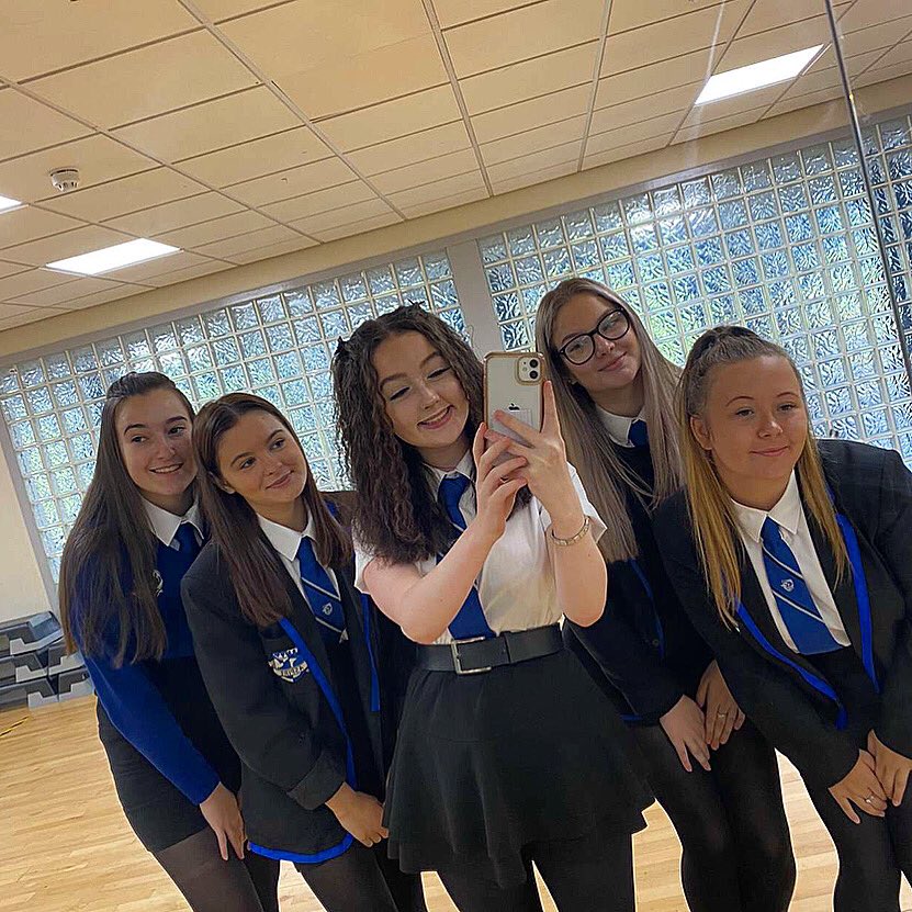 Monday Makings 🎬
#enterprise #scottish #bannockburnhigh #TEAM #friends #smile #MondayMotivation #mondaymakings #mondaythoughts #planning #CLASH