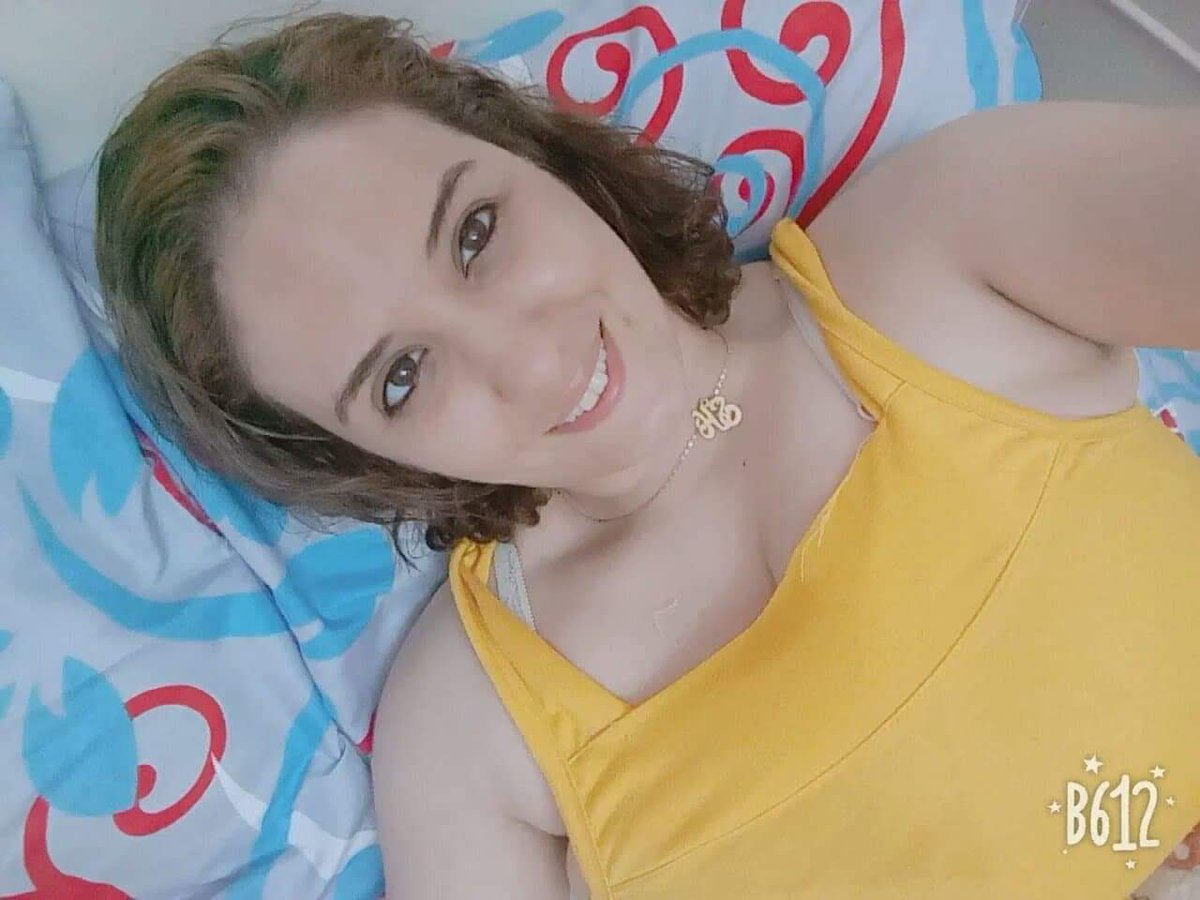 انا مش عارفه الناس اللي بتكلمني خاص بتبعتلي صوري ليه ما هي عندي والله عندي
