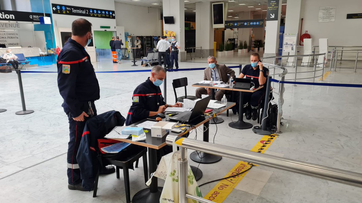 sdis_06's tweet photo. #TempeteAlex // Les opérations d'évacuation aériennes se poursuivent aujourd'hui plus de 300 évacuations des vallées ont d'ores et déjà été effectuées.
Des infirmiers et médecins de sapeurs #pompiers des #AlpesMaritimes appuyés par nos renforts extra-departementaux.
📸 C. SARTOR https://t.co/1xqfDyK6V6