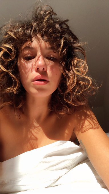 Morning losers love u all ✨ https://t.co/IFemz6GknH