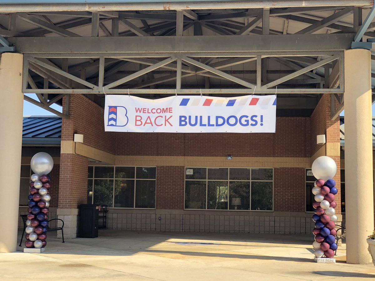 <a href="/PtsaBullard/">Bullard PTSA</a> provided a fun welcome this morning!