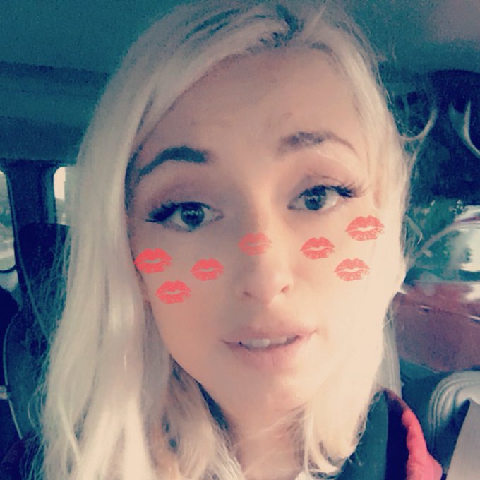 Kisses https://t.co/lNfhqLVlZM<a href="/tag/messyassroom"class="tags"><span>#messyassroom</span></a><a href="/tag/lastnightmqkeup"class="tags"><span>#lastnightmqkeup</span></a>