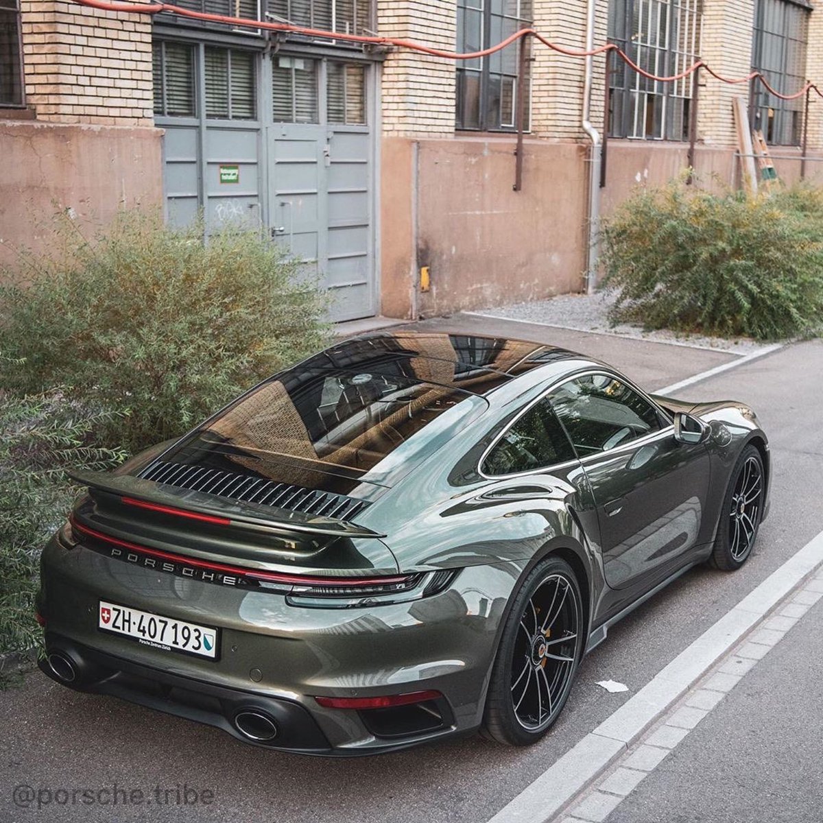 Luxury_WorId's tweet photo. 911 Turbo S 🥰 https://t.co/Jd0vLBmwAs