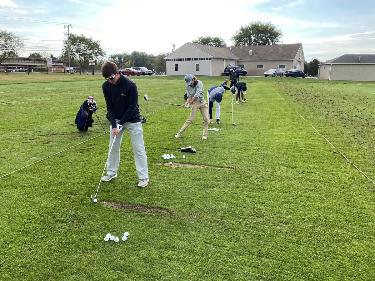 NorthPennGolf's tweet photo. District 1 tournament underway. Let’s go Np players Dom, Quinn, Justin, Chris, Josh and Hayley #stuffinit https://t.co/TW1NJTM5P4