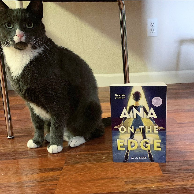 Giveaway time Win an ARC of ANA ON THE EDGE!Featuring: - an enby ice skater- her new trans friend- Jewish rep- cosplay, sports movie refs, antsy Pomeranians, etc.Rules:- RT + follow- Comment with your fave skater- Int’l ok- Ends Fri 10/9 @ 6pm PT( not incl.)