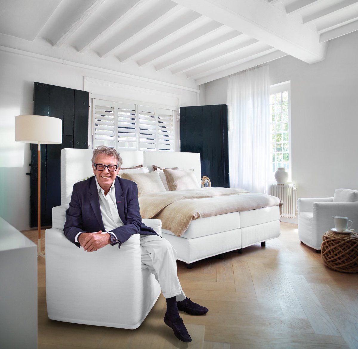 Gisteren bereikte ons het verdrietige nieuws over Jan des Bouvrie. Nederland verliest daarmee een aimabele vakman die kleur gaf aan wit. We wensen de familie sterkte. Hoe kunnen we Jan beter eren dan met zijn imposante Auping Lucce boxspring. #dutchdesign auping.com/nl/news/jan-de…