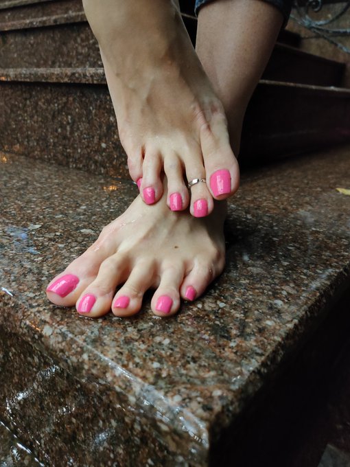 Perfect feet👑 https://t.co/q9BAjP8lDe<a href="/tag/footfetish"class="tags"><span>#footfetish</span></a><a href="/tag/feet"class="tags"><span>#feet</span></a><a href="/tag/pedicure"class="tags"><span>#pedicure</span></a><a href="/tag/toes"class="tags"><span>#toes</span></a><a href="/tag/longlegs"class="tags"><span>#longlegs</span></a><a href="/tag/soles"class="tags"><span>#soles</span></a>
