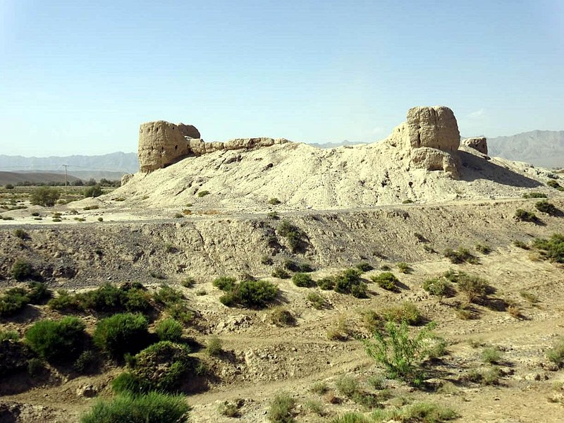 These would often be used as simple garrisons or as posts on royal roads.Most weren't use for residential purpose but some like Satghara, Okara (2) do house a permanent population.