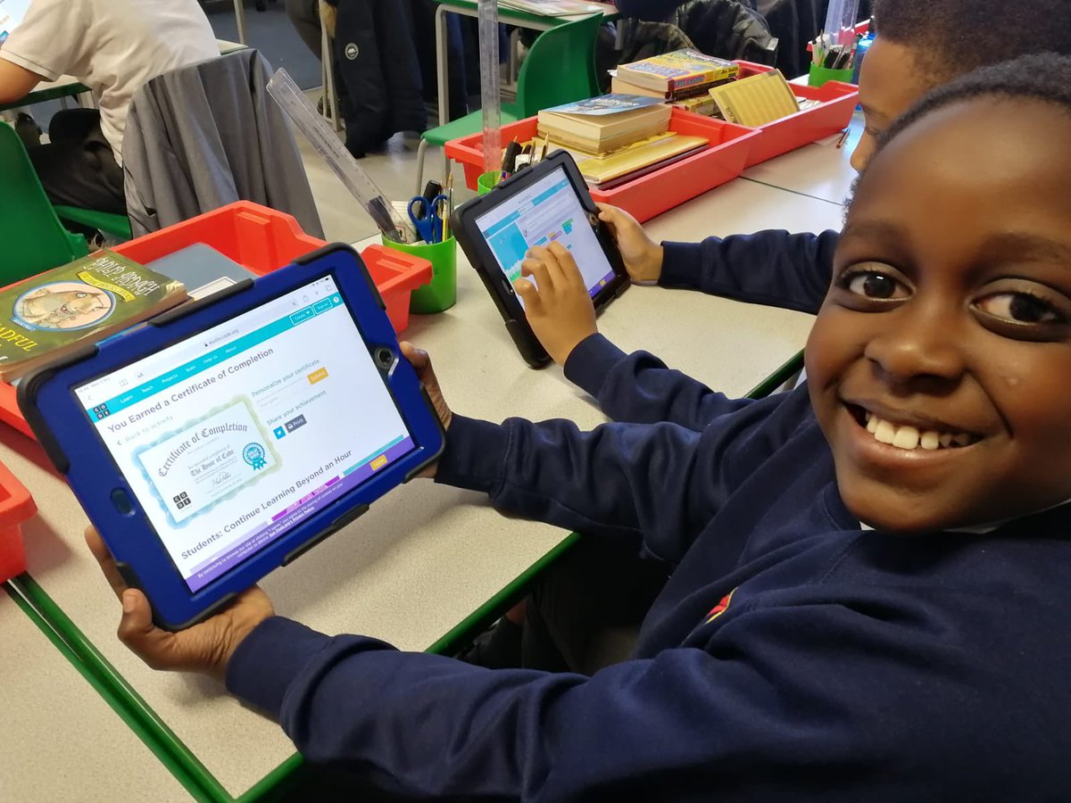 DeBeauvoirSch's tweet image. All the #coding fun today in Y5 - fanatical coders all round, we can see! #computing #primarycoding @MSEducationUK