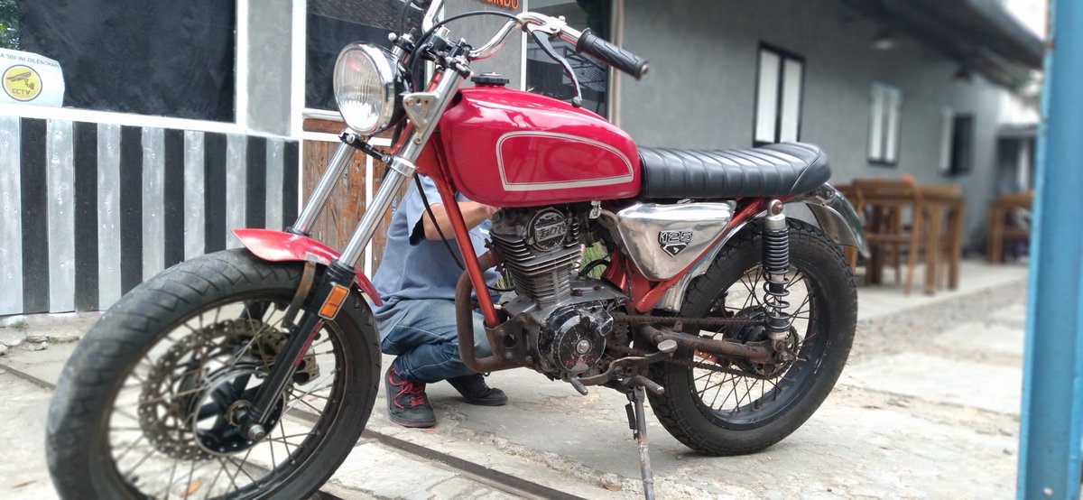 Ricky_Tophat's tweet photo. Jual Gl 125 th 79 posisi Bandung minat wa 082118031620
#hondagl #jualbeli #jualmotor #jualmotorklasik #jualbelibdg #jualmotorcustom https://t.co/m7hHnEIveR