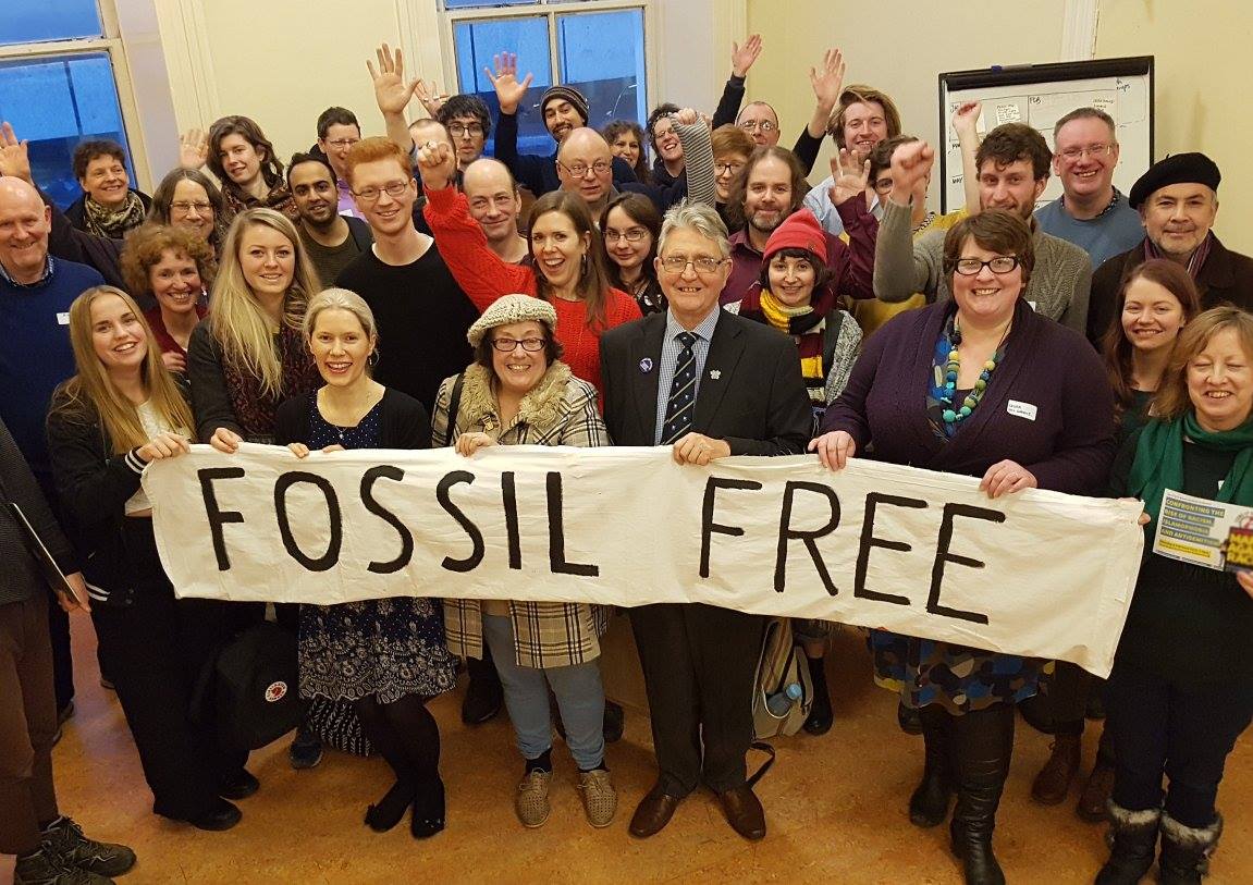 SallyClark2's tweet photo. Dear @LeaderGCC , did you know that #StrathclydePensionFund invests over £700m in companies that are fuelling the #ClimateEmergency &amp; are linked to #HumanRights abuses? 🔥 Surely we can do better! Please #DivestToReinvest in ethical projects to help us #BuildBackBetterScot  🌍🌿 https://t.co/gTUT64FJ7t